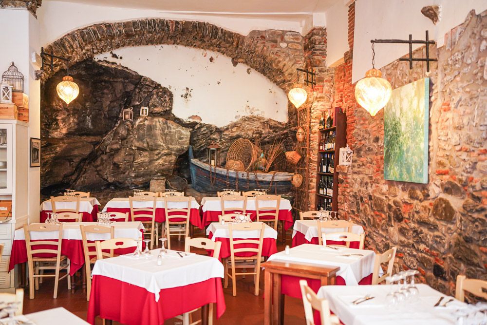 Indoor room to the Gambero Rosso restaurant Vernazza